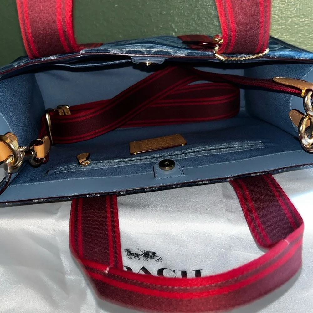 Coach Smith Tote in Signature Denim Jacquard - Picture 3 of 7